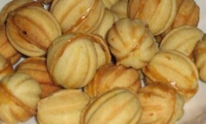 Горішки з побажаннями